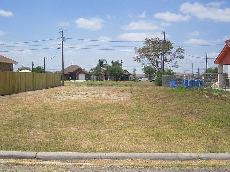1st image of 617 W Albatross Ave