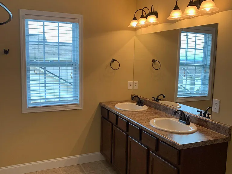 6406 Airtree Ln — Photo 8