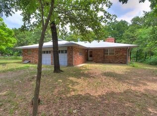 2 Lakewood Dr, McLoud, OK 74851