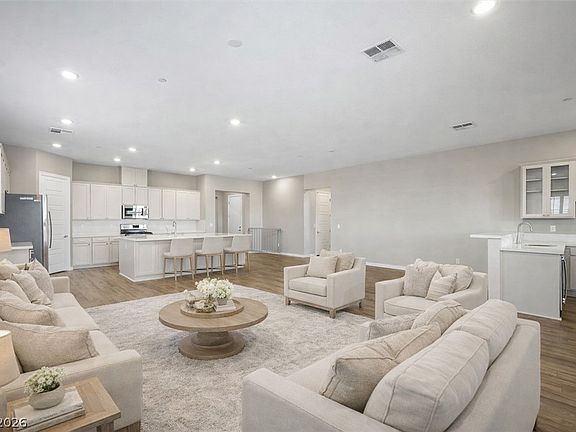 4th image of 350 Lady Bird Ave