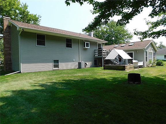 3rd image of 1002 Villa Sites Ave