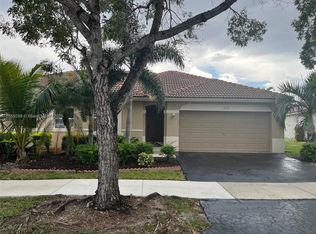 1876 Andromeda Ln, Fort Lauderdale, FL 33327