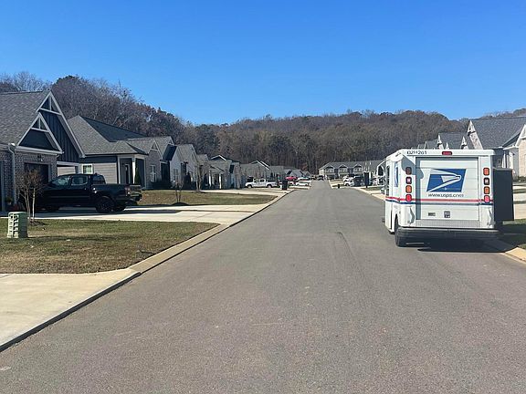 5th image of 635 Bellingham Dr NE