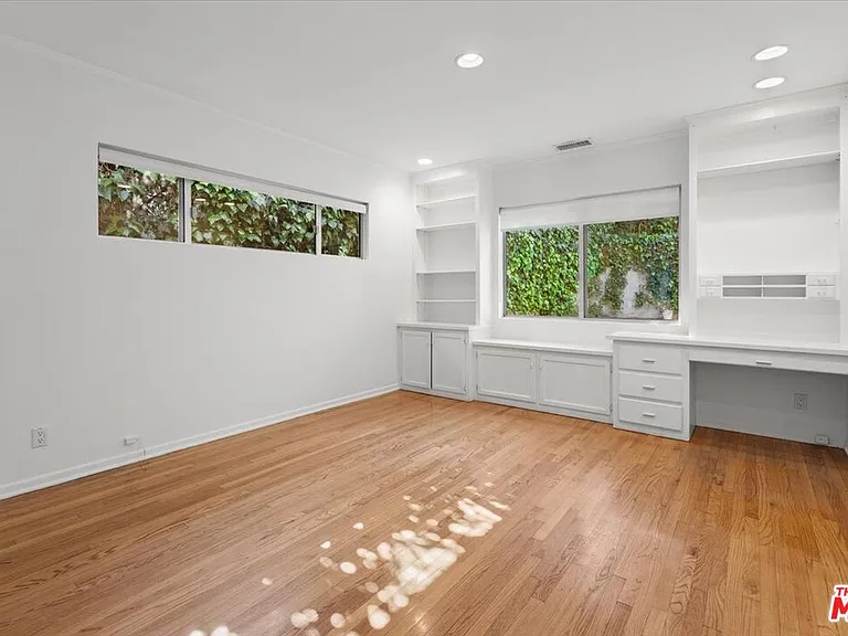 4031 Hollyline Ave — Photo 19