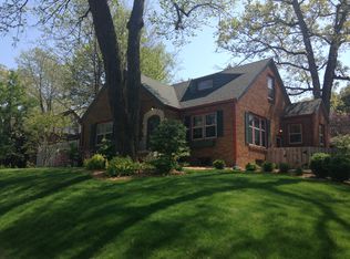 5720 Waterbury Cir, Des Moines, IA 50312