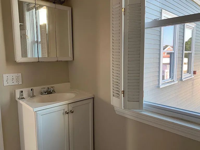 107 Linden St #2 — Photo 6