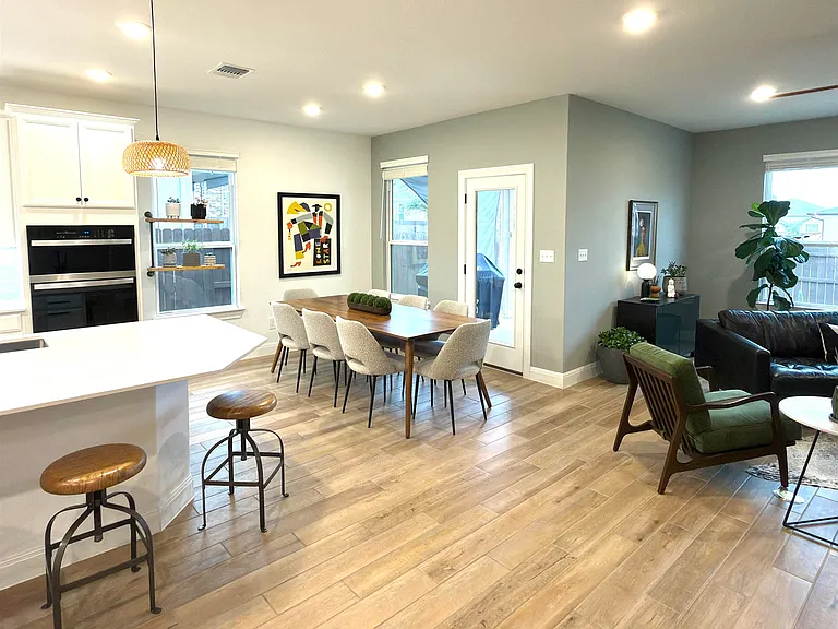 108 Jasmine Ln — Photo 3