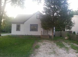 1008 Oakwood Dr, Round Lake Beach, IL 60073