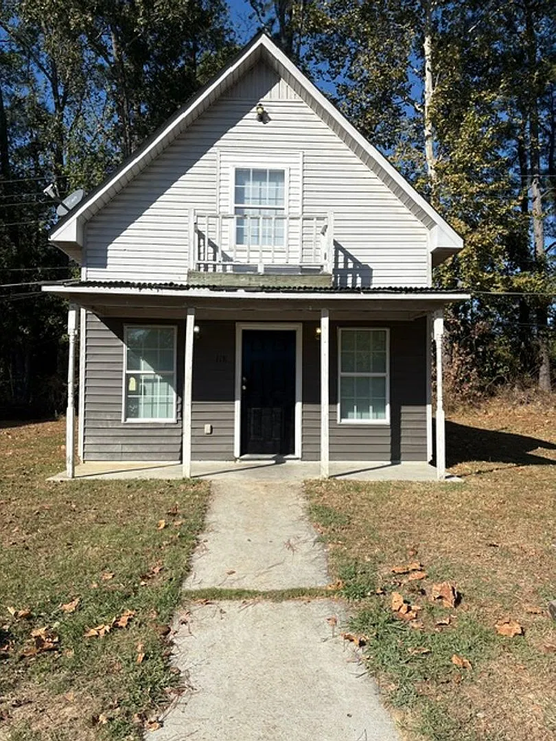 Renovated 3 Bedroom 2 Bath Home for Rent! — Photo 1