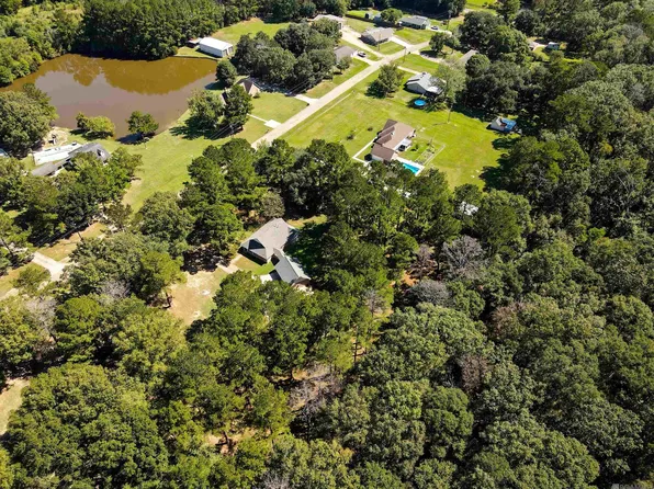 17256 Lavell Rd, Pride, LA 70770
