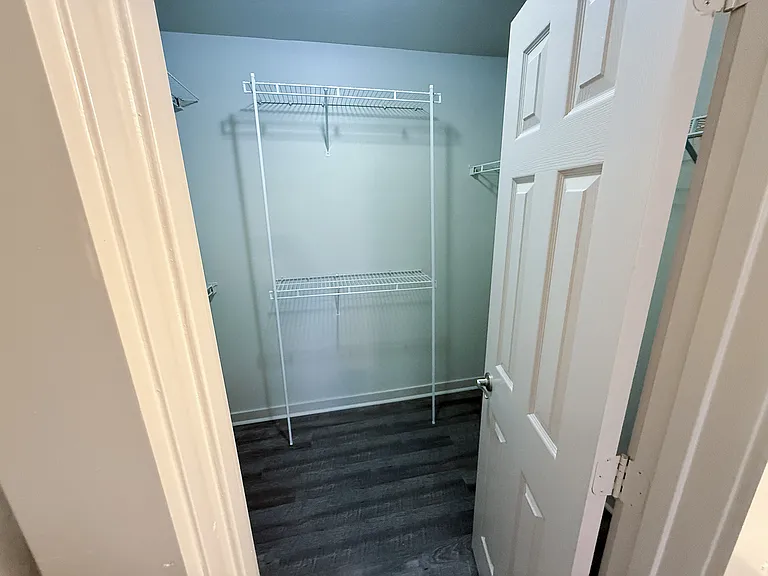 509 W Briarbrook Ln — Photo 8