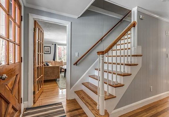 3rd image of 5 Pine Knoll Dr