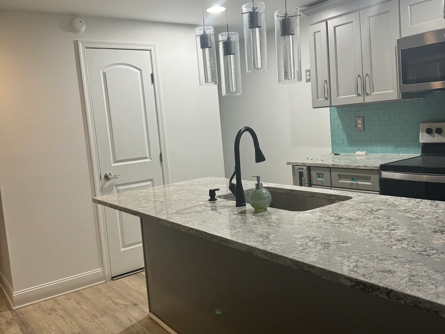 2219 Bond Ave — Photo 2