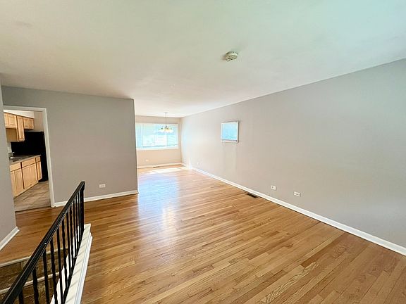 3rd image of 724 Union Dr