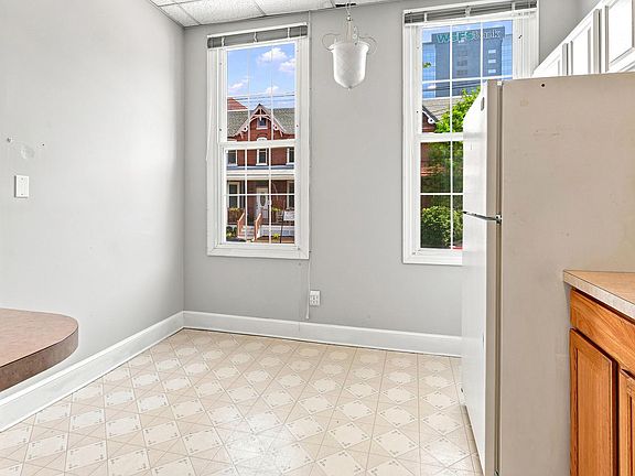5th image of 506 W 9th St #A1