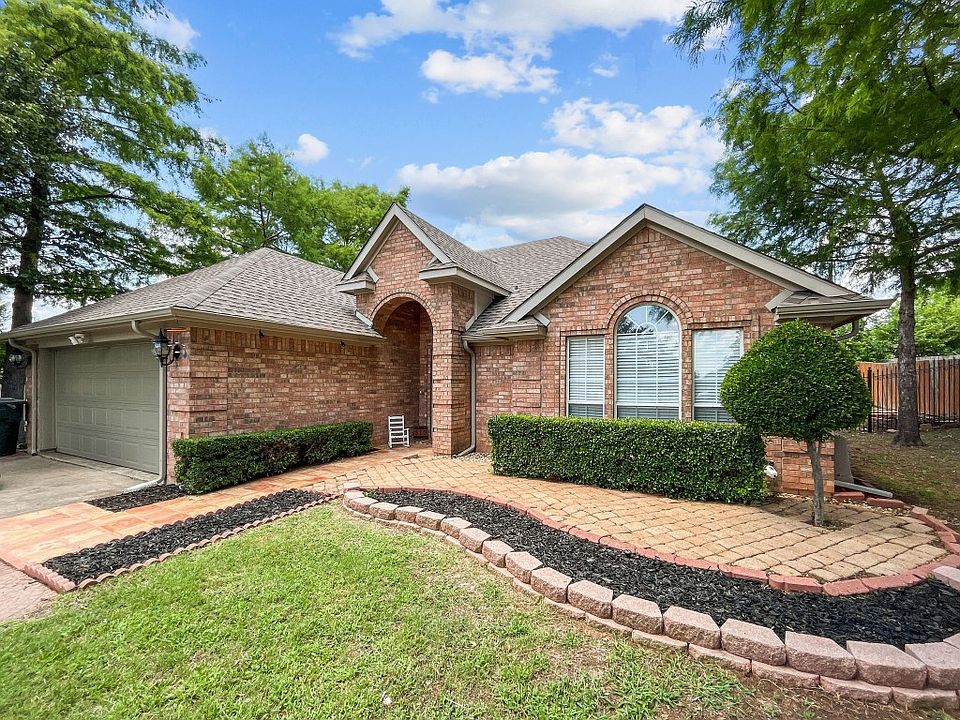 1st image of 313 Hilre Dr