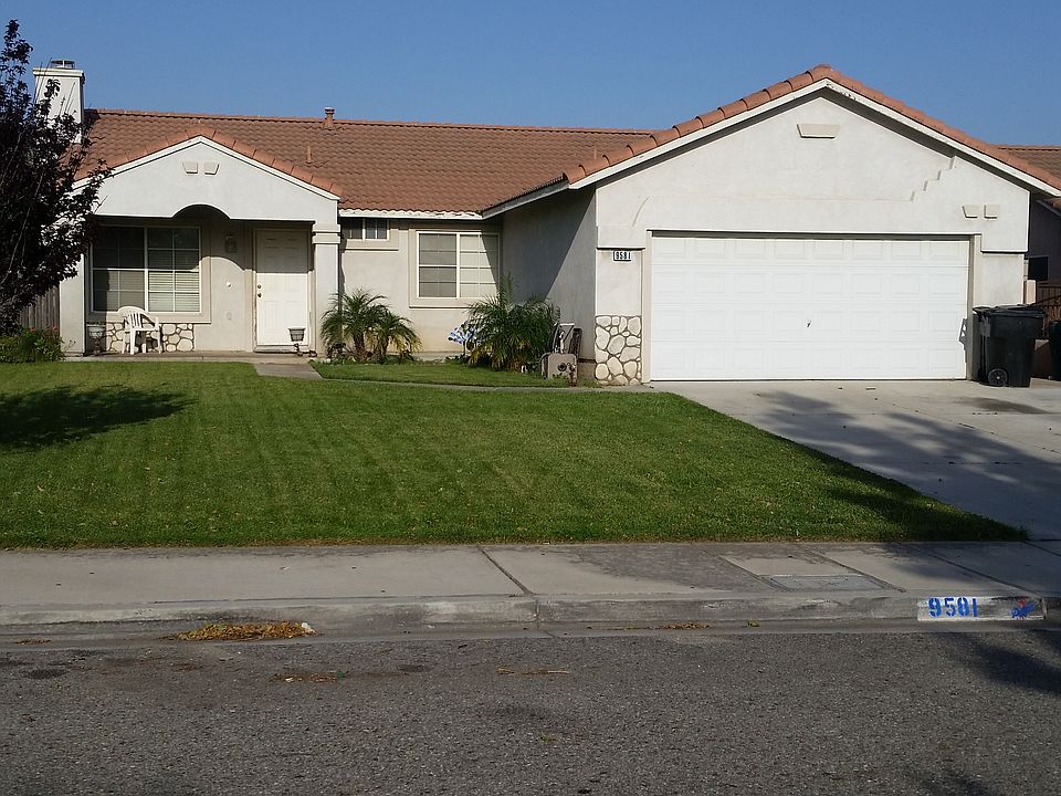 2nd image of 9549 Marcona Ave