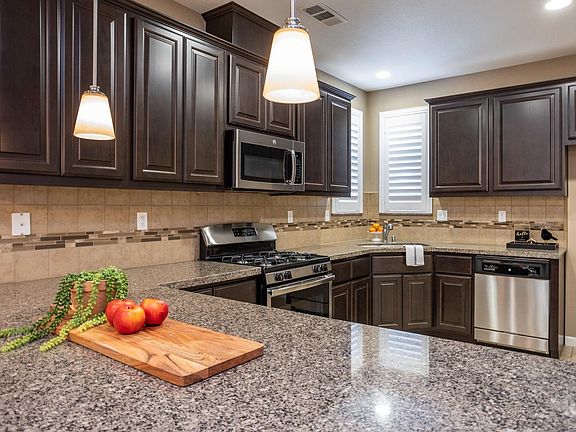 4th image of 4955 Park View Ct