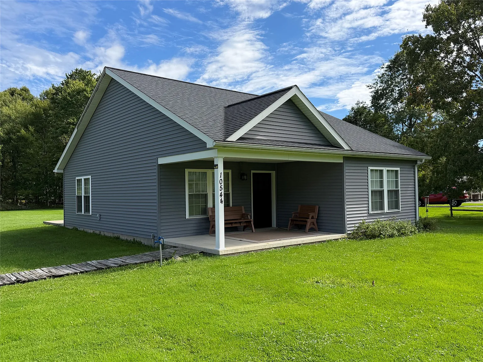 3 bed, 2.0 bath, 1320 sqft, $1,600 — Photo 4