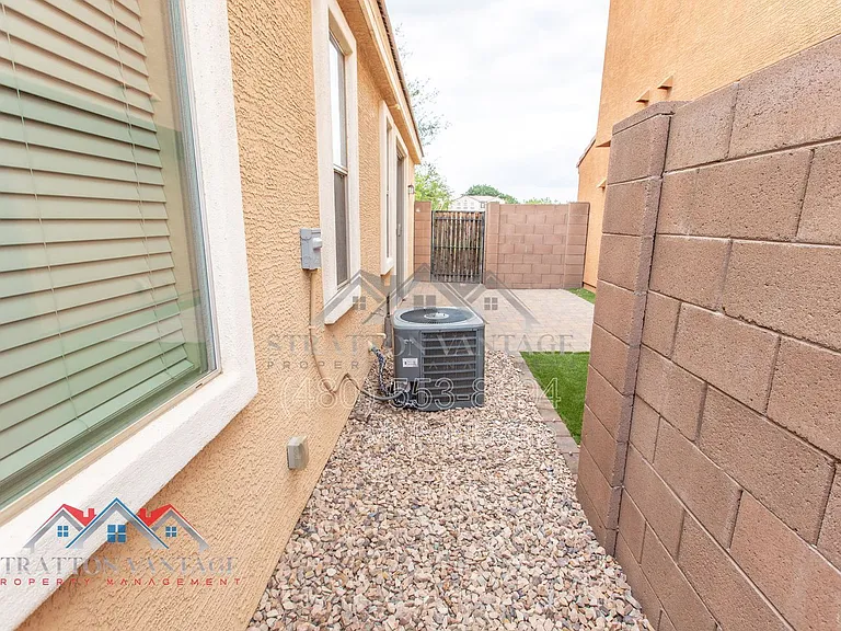 2728 E Megan St — Photo 23