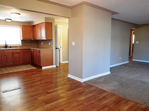 5th image of 4870 Elmwood Dr