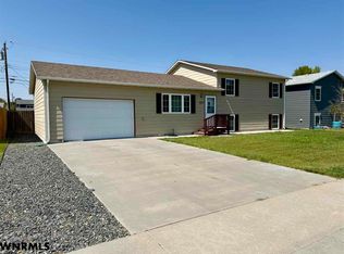 635 3rd St, Gering, NE 69341