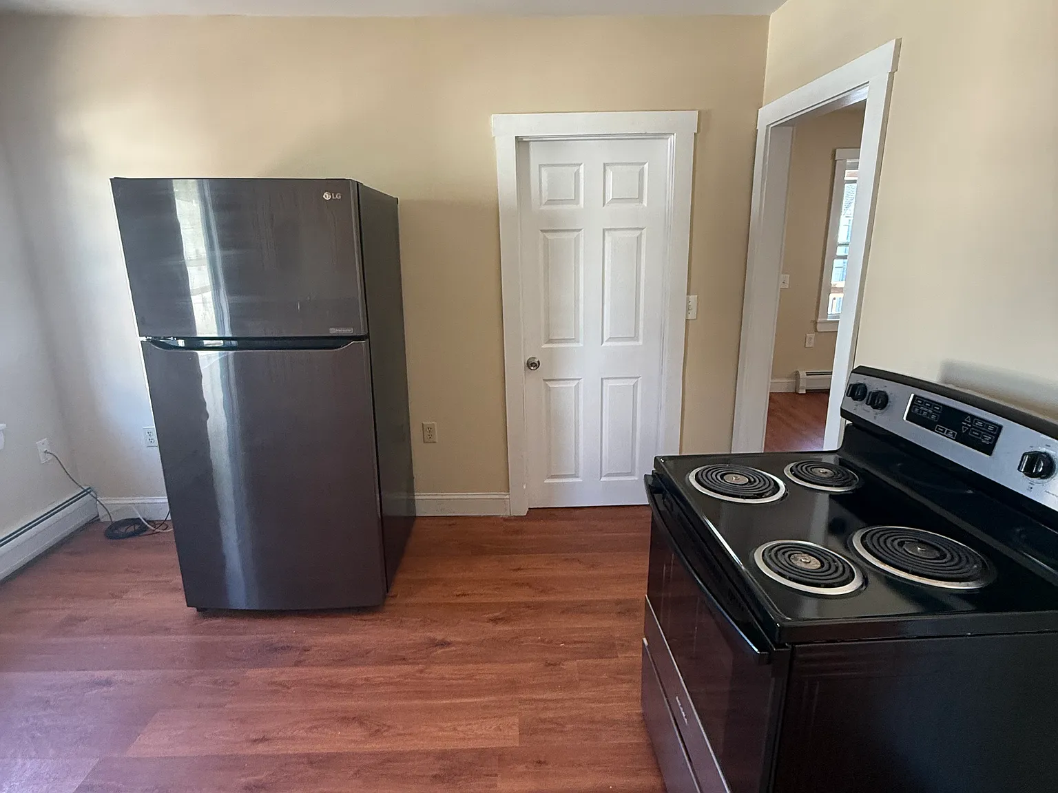 2 bed, 776 sqft, $1,550 — Photo 3