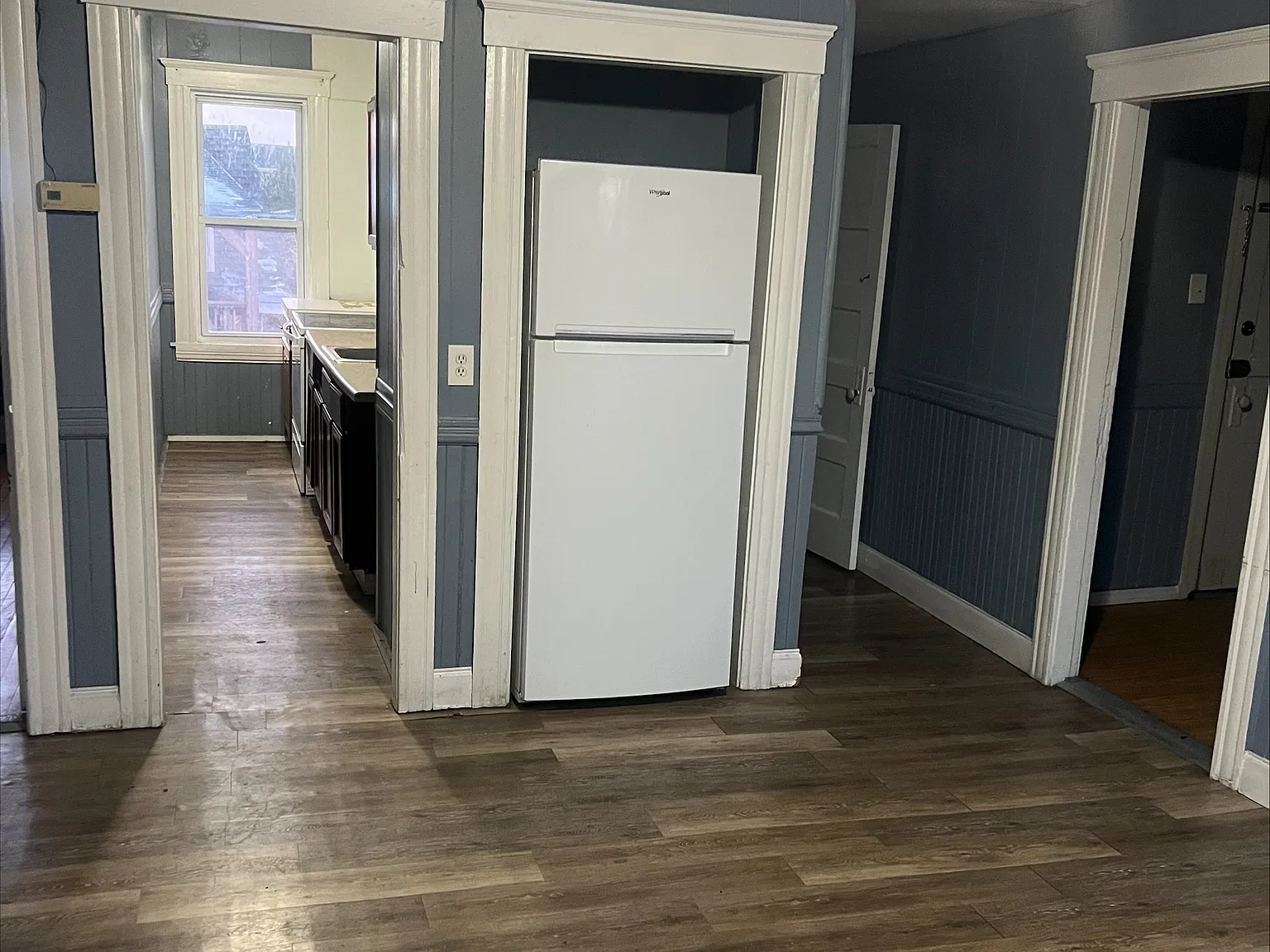 3 bed, 3417 sqft, $1,850 — Photo 2