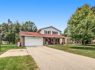 6839 Olde Pine Dr, Jenison, MI 49428