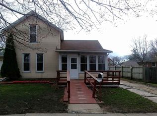 408 S Johnson St, Charles City, IA 50616