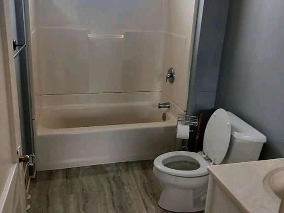 5th image of 600 Joughin St APT 4