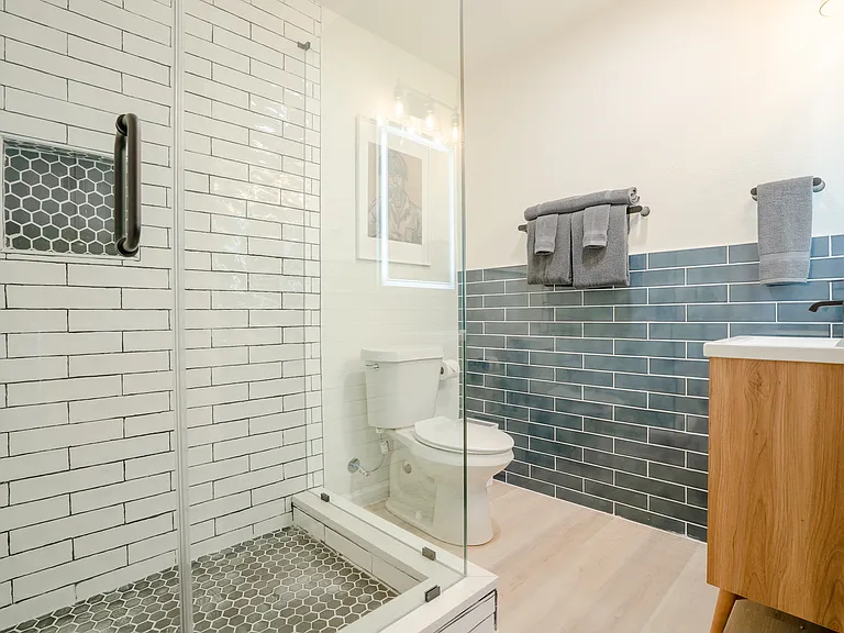 20712 Camel Back St — Photo 31