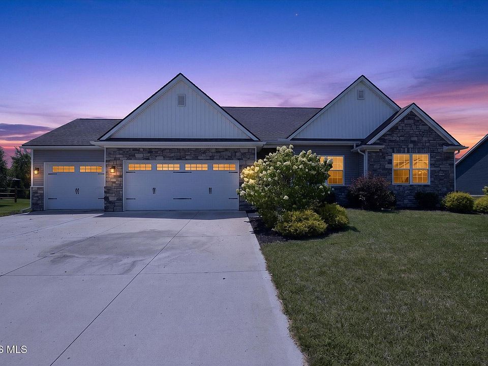 1st image of 10639 Saron Ln