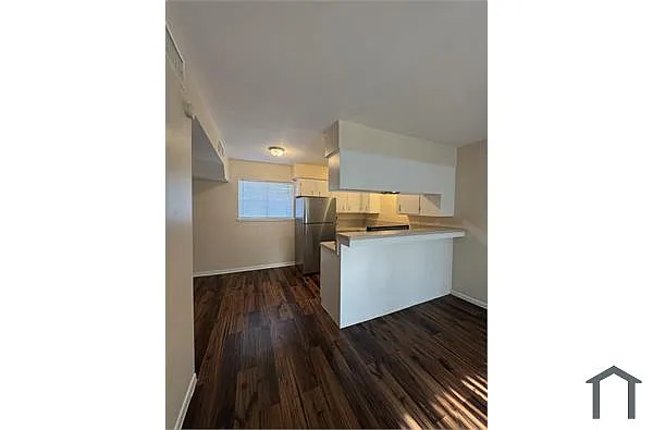 Building Photo - 308 E Walker St #4