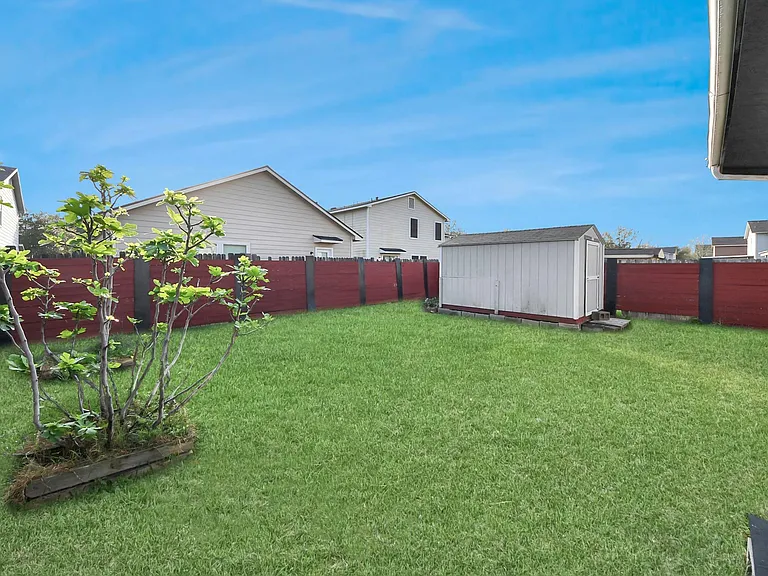 7826 Maverick Trace Ln — Photo 42