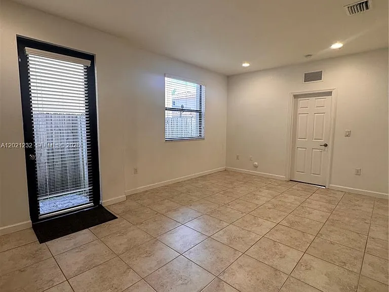 15400 SW 173rd St #2 — Photo 4
