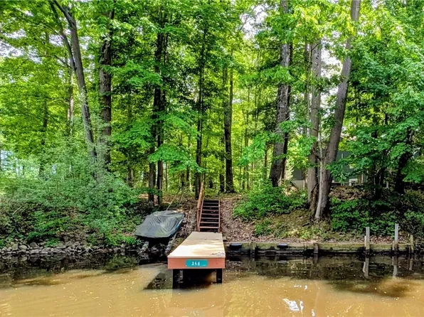 348 Rome Ter, Roaming Shores, OH 44084