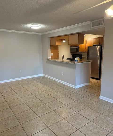 2500 Winding Creek Blvd — Photo 13