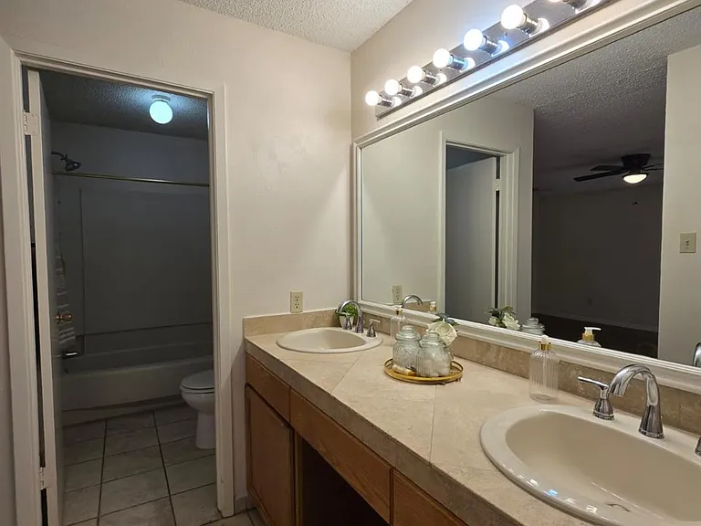 2915 Windchase Blvd — Photo 30
