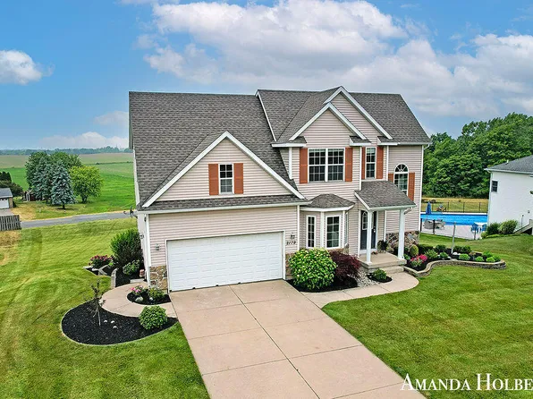 2179 Orchard Ridge Dr NW, Grand Rapids, MI 49534