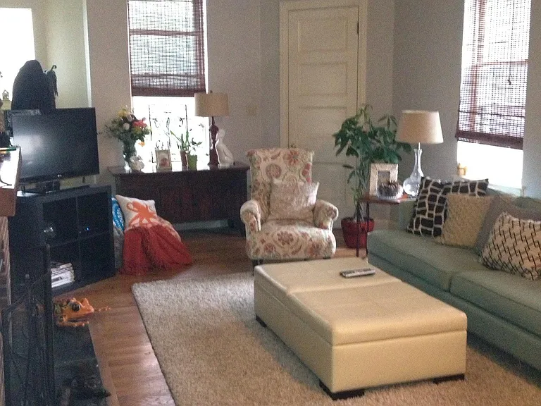 1601 Wallace St #4 — Photo 2