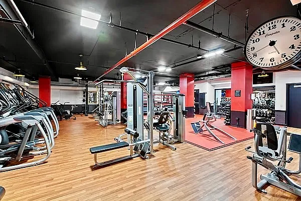 Rented by Greystar | media 21