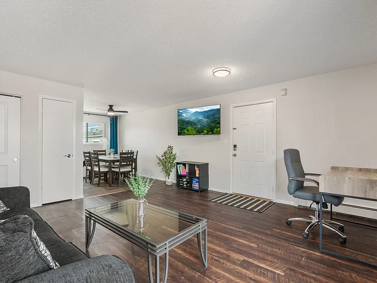 4310 Loomis Ave #4 — Photo 5
