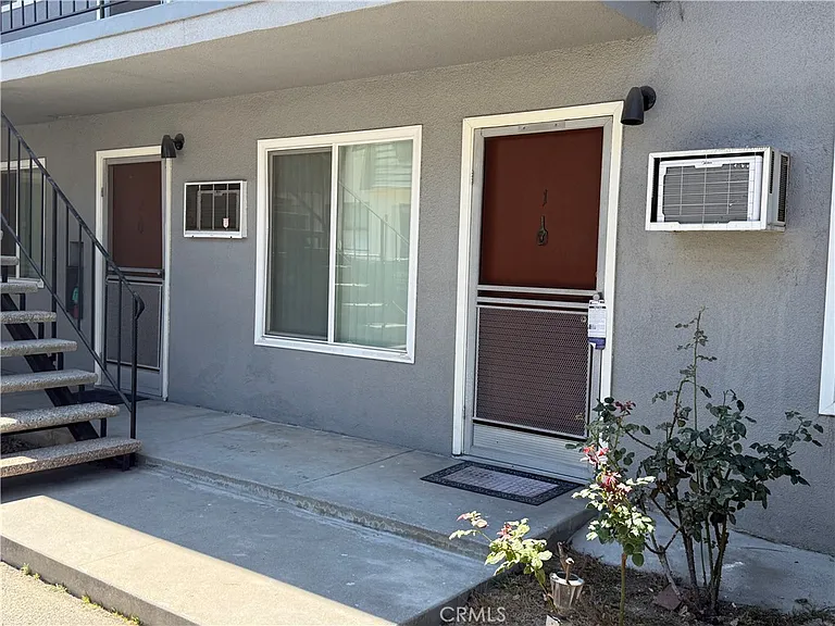 1420 Benito Ave #1 — Photo 2