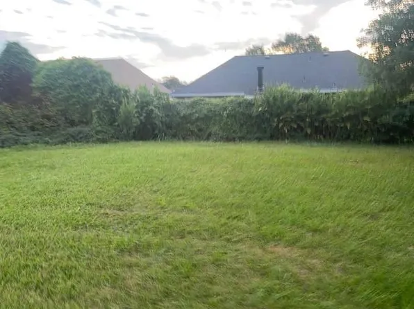 717 River Oaks Dr, New Orleans, LA 70131