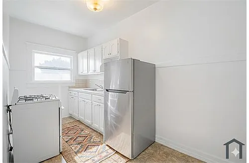 1136 S Alvarado St Photo 1