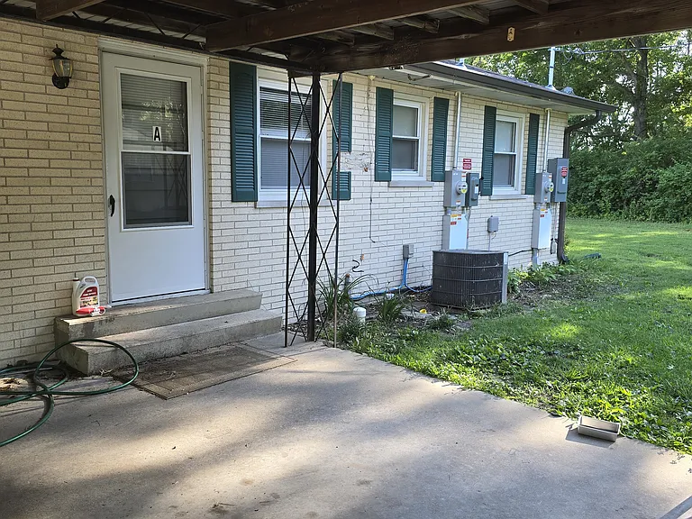 715 W Broadway St — Photo 13