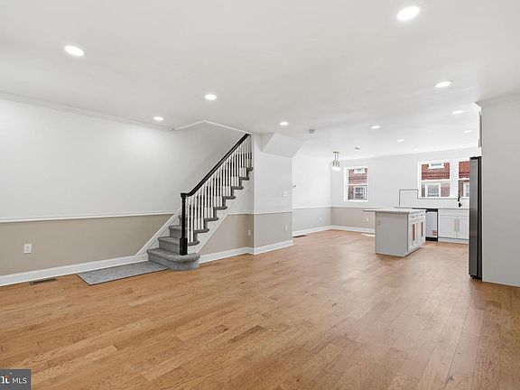 2nd image of 7430 Rugby St