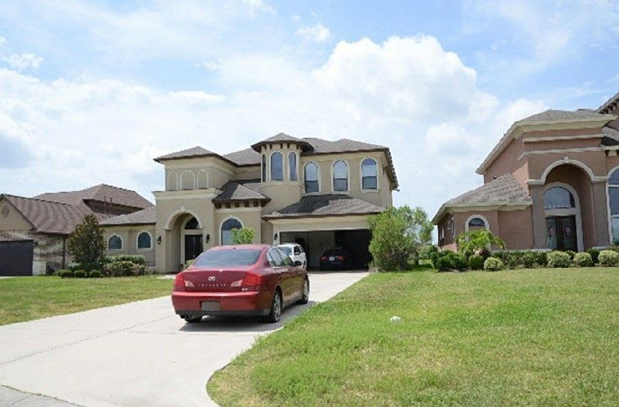 1st image of 124 Waterstone Dr