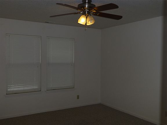 5th image of 24 Tuscany Ct